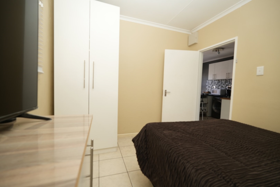 2 Bedroom Property for Sale in Pelican Park Western Cape